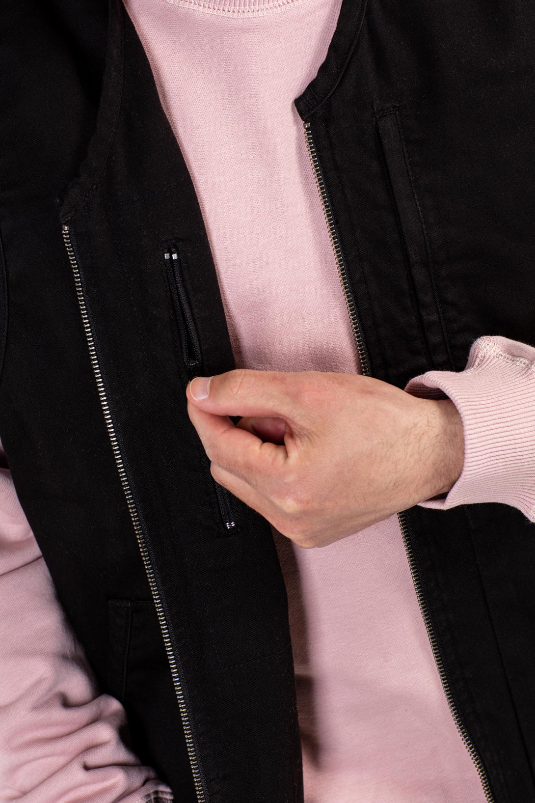 Meadow Vest - Black - Reell Pakistan